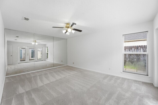 Building Photo - 2513 Country Club Blvd