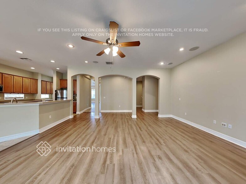 Building Photo - 20401 Walnut Grove Ln