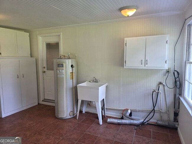 Building Photo - 807 Pound Rd