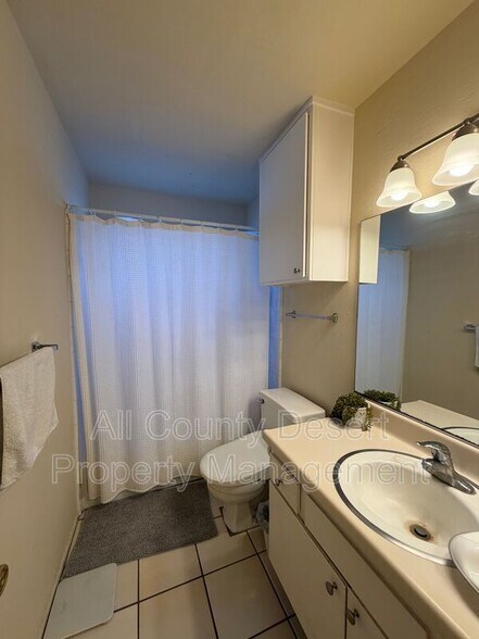 Building Photo - 550 El Cielo Rd