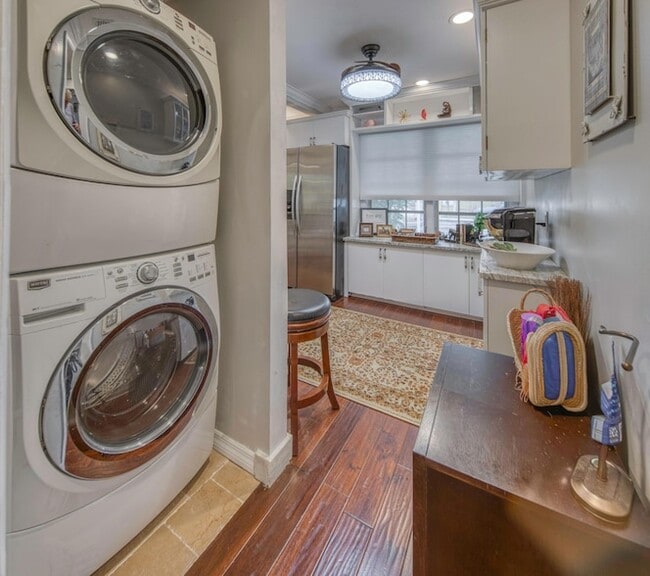 Building Photo - 216 S Ocean Blvd