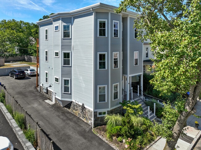 Building Photo - 18 Armandine St