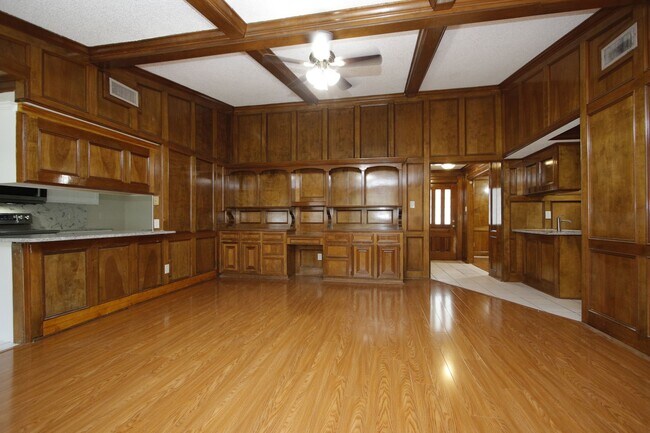 Building Photo - 2207 Whiteback Dr