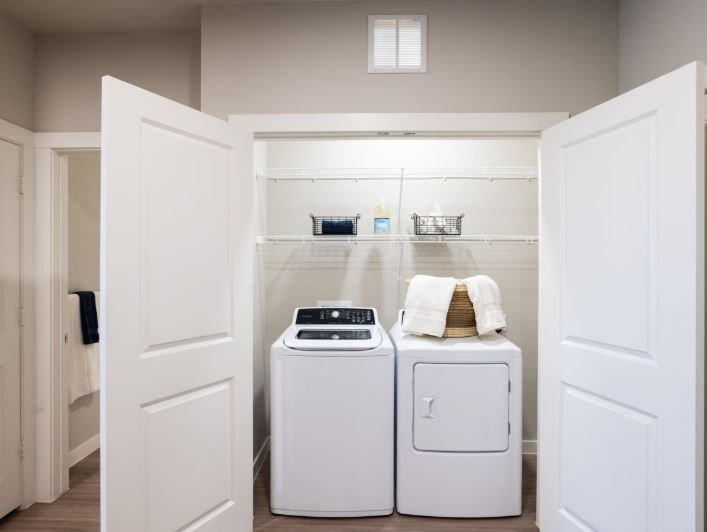 Building Photo - 4255 Magnolia Vlg Dr