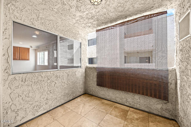 Building Photo - 1339 N Columbus Ave