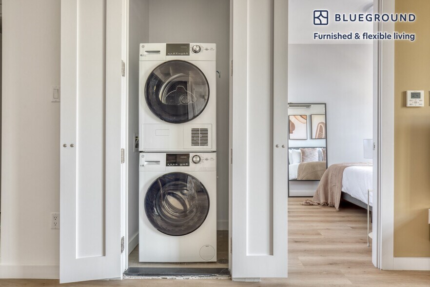 Building Photo - 68 Gold St