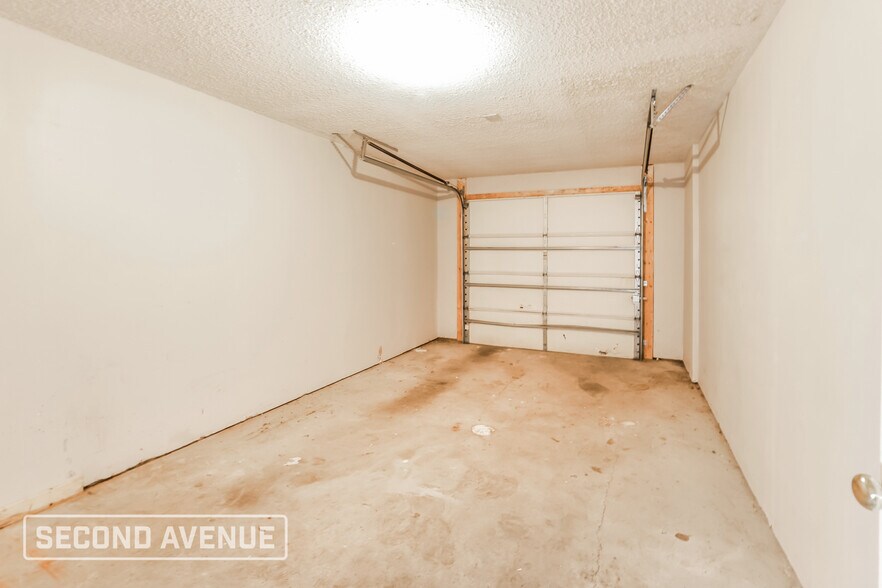 Building Photo - 2833 Kensington Ave