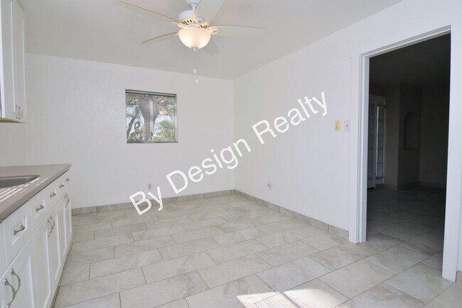 Building Photo - Catalina Foothills 1 Bed 1 Bath Stand Alone Home - Natural Desert Surroundings