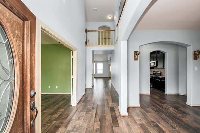 Building Photo - 2406 Aura Ct