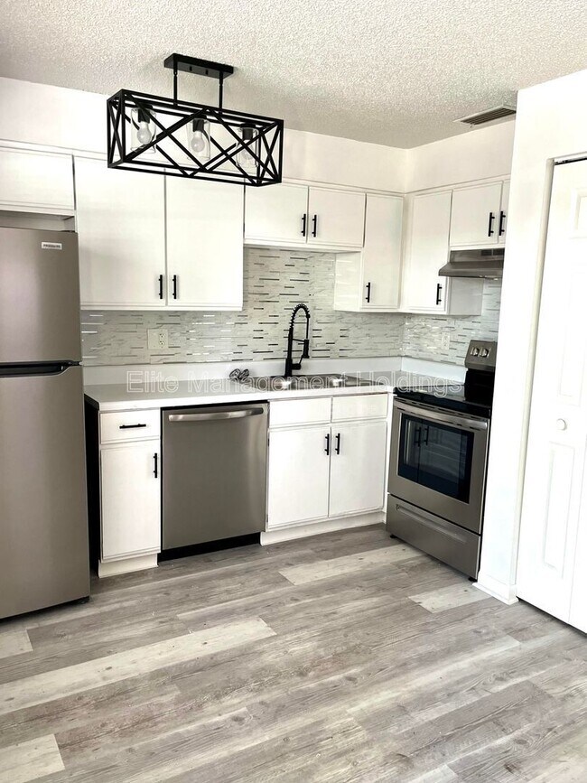 Building Photo - 1505 40th Ave