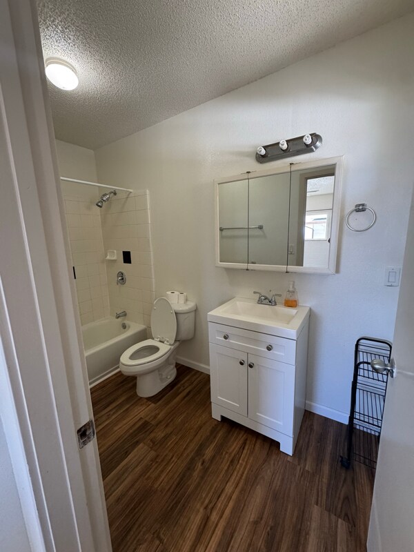 Building Photo - 2355 Round Top Dr