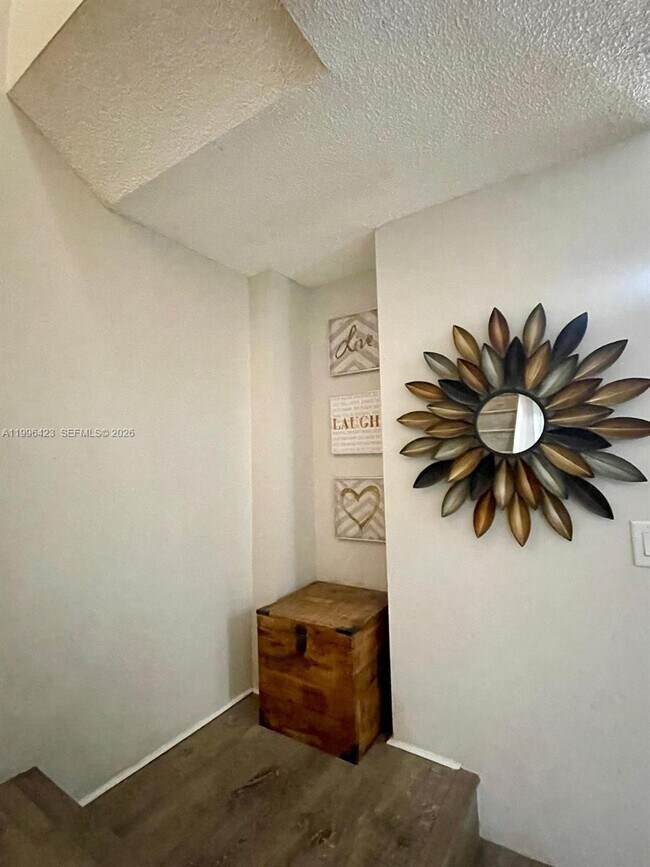 Building Photo - 8423 SW 137th Ave