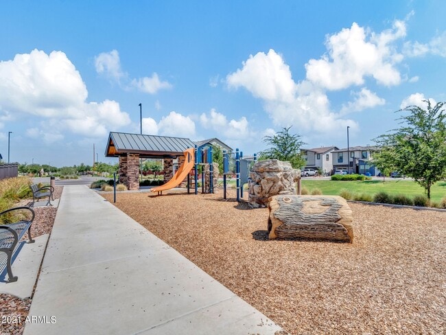 Building Photo - 627 W Flintlock Way