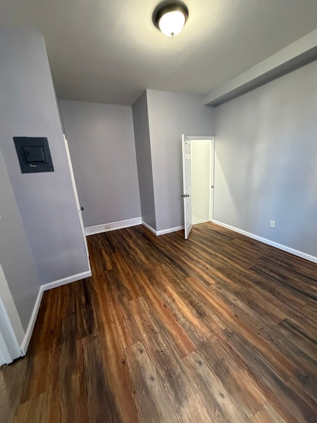 Building Photo - Woodward Apts