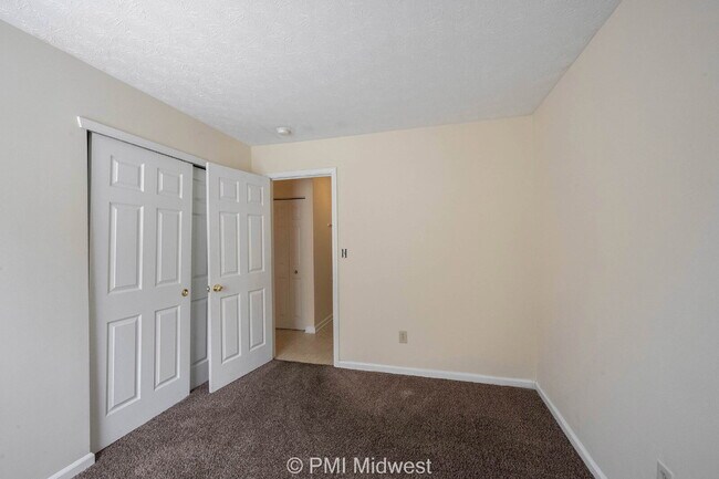 Building Photo - "Charming 3-Bed, 2-Bath Home in Indianapolis – Cozy 1196 Sq Ft Haven Awaits!"