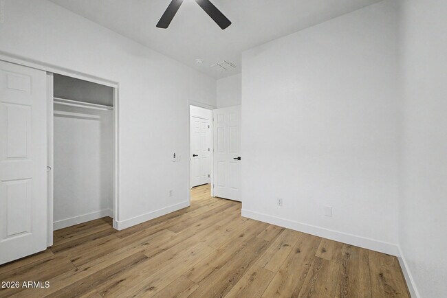 Building Photo - 706 E Las Colinas Pl