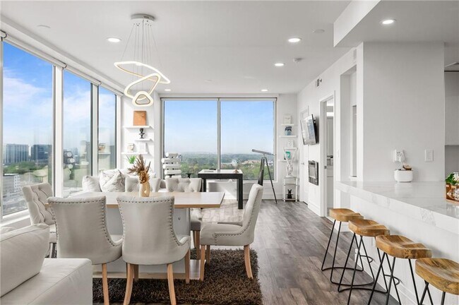 Building Photo - 3338 Peachtree Rd NE