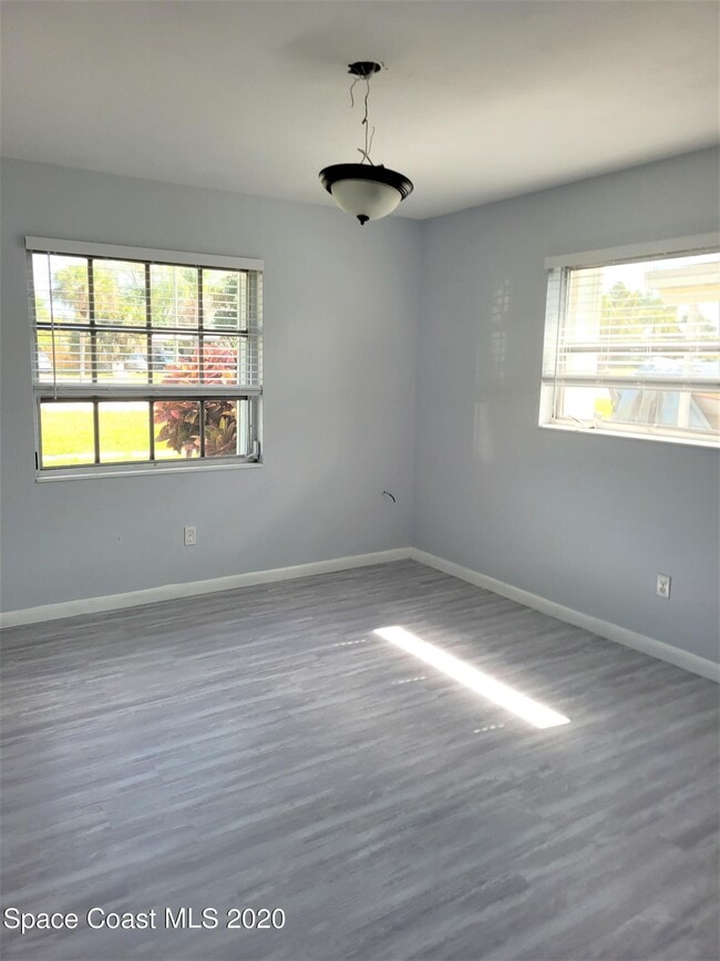 Building Photo - 435 S Courtenay Pkwy