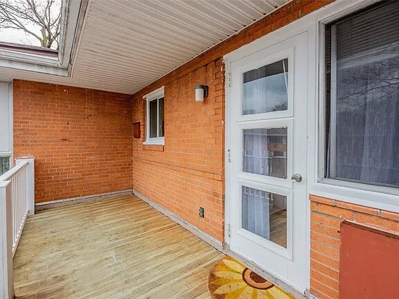 Building Photo - 2456 East Ave