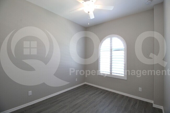 Building Photo - 4245 E Bernice St