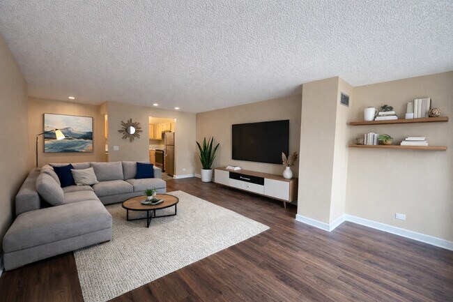 Building Photo - 200 N Dearborn St