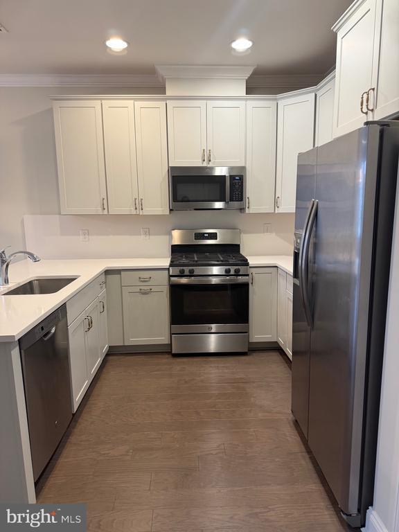 Building Photo - 220 Charles Ellis Dr