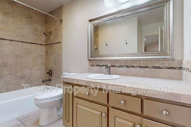 Building Photo - 6208 Sabre Ct NW