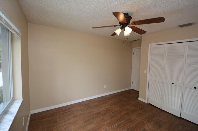 Building Photo - 30 Farmsworth Dr