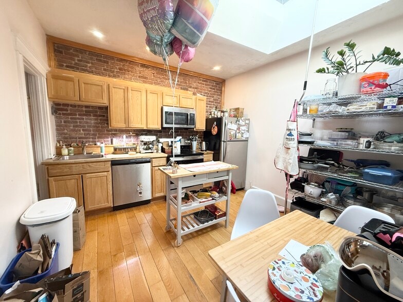 Building Photo - 22 S Huntington Ave