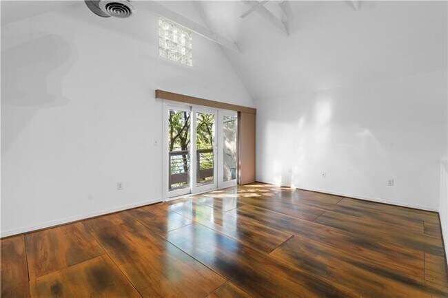 Building Photo - 5 Krog St NE