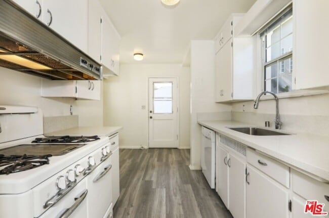 Building Photo - 22046 Galvez St