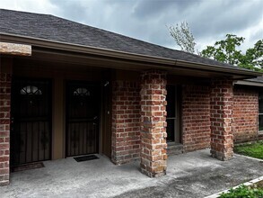 Building Photo - 6644 W Fuqua St