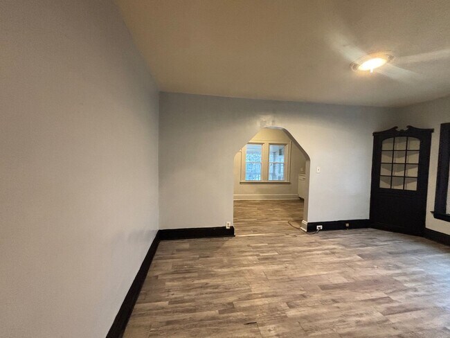 Building Photo - 4008 Ardmore Ave