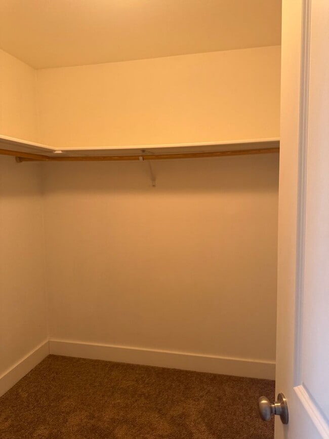 Building Photo - 1857 Buckrake Ave