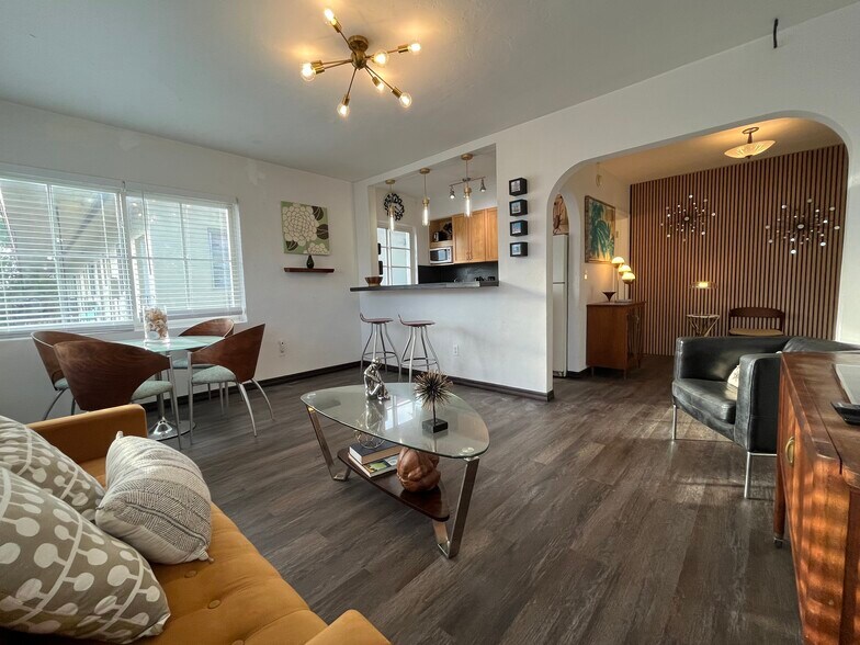 Building Photo - 511 75th St