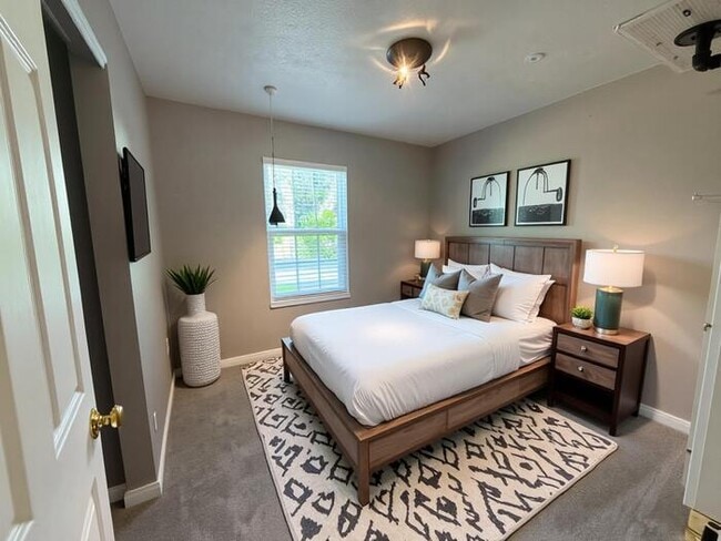 Building Photo - Single Family