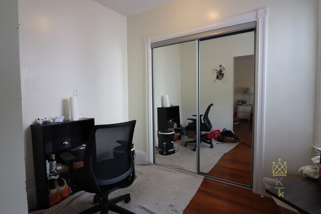 Building Photo - 5 A Kendall St