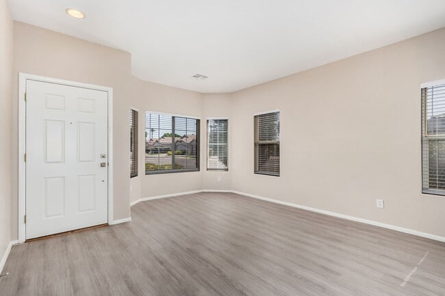 Building Photo - Newly Renovated 3-Bedroom Home in Gilbert