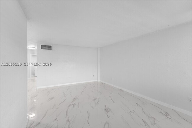 Building Photo - 1030 9th St
