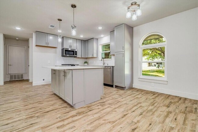 Building Photo - 2603 Mesquite Ln