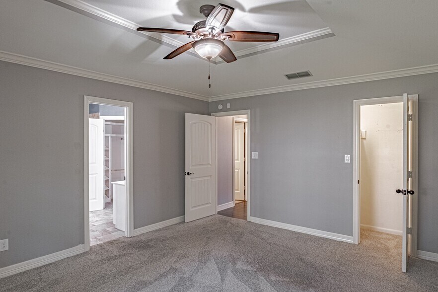 Building Photo - 10926 Mosswood Dr