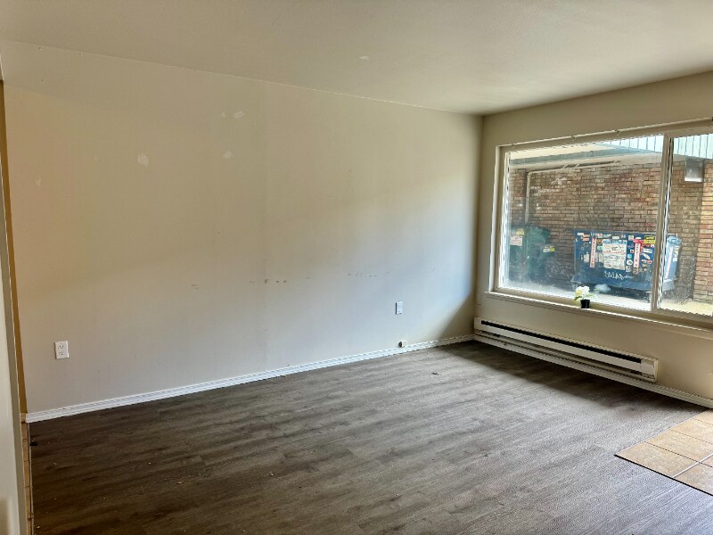 Building Photo - 1215 Queen Anne Ave N