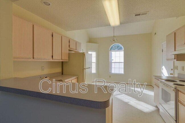Building Photo - 381 Westview Dr