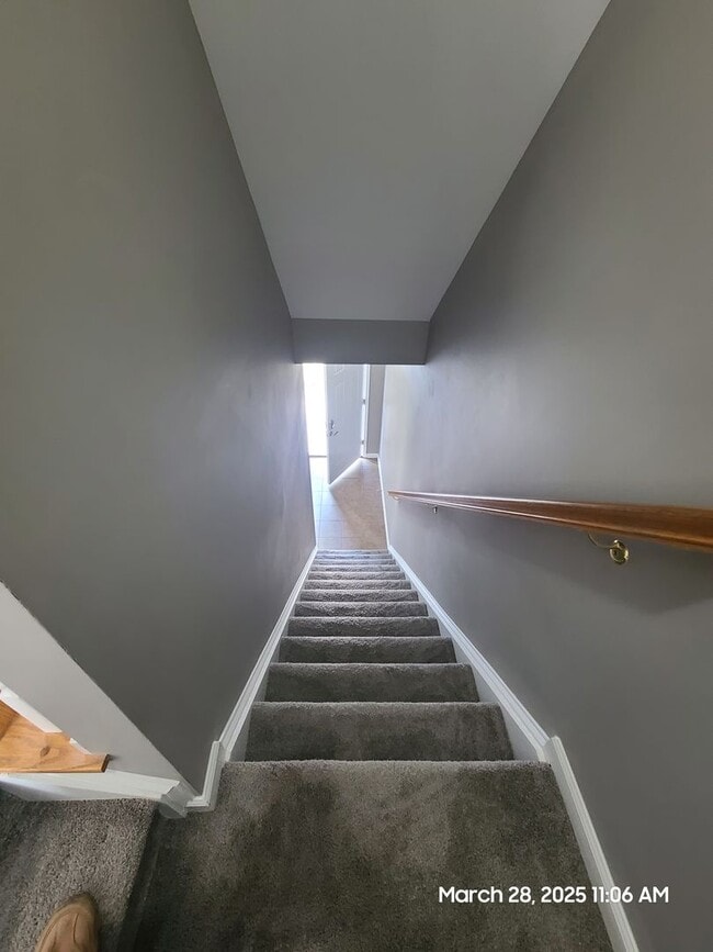 Building Photo - 3 Bedroom Townhome for Rent in Waynesboro