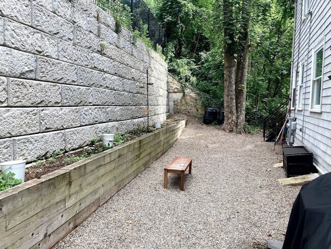 Building Photo - 32 Mason Terrace