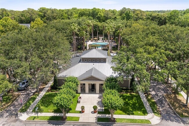 Building Photo - 754 Centervale Dr