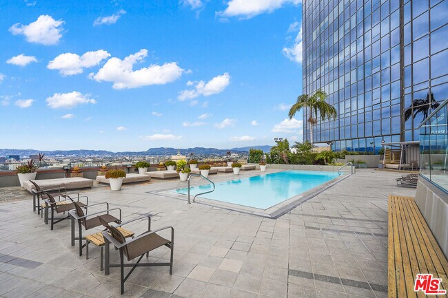 Building Photo - 1100 Wilshire Blvd