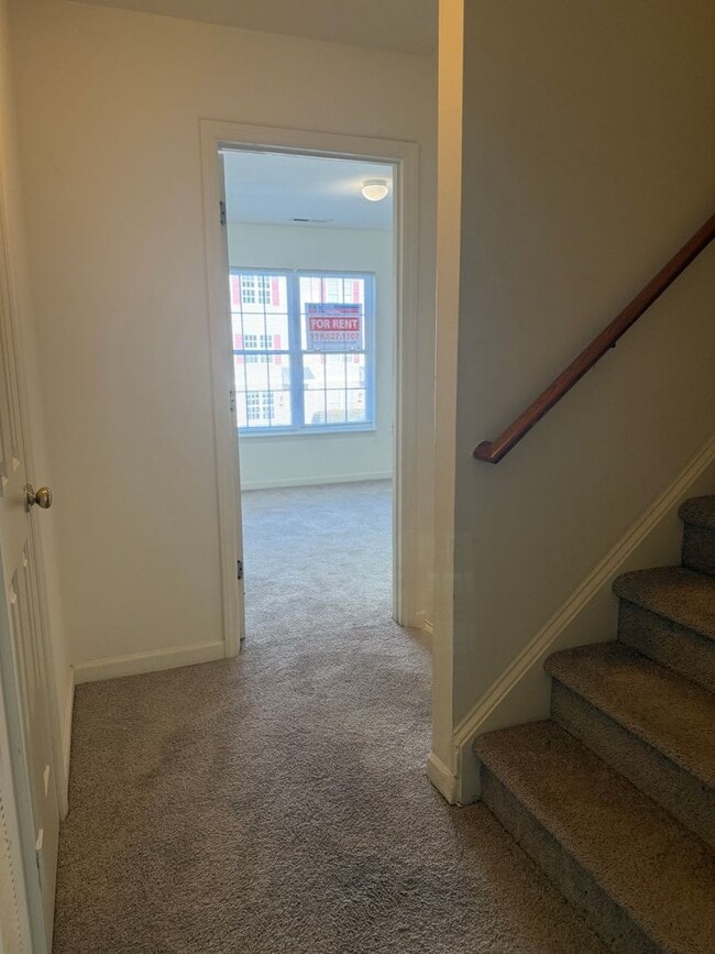 Building Photo - Amazing Location Near Downtown and NC Stat...