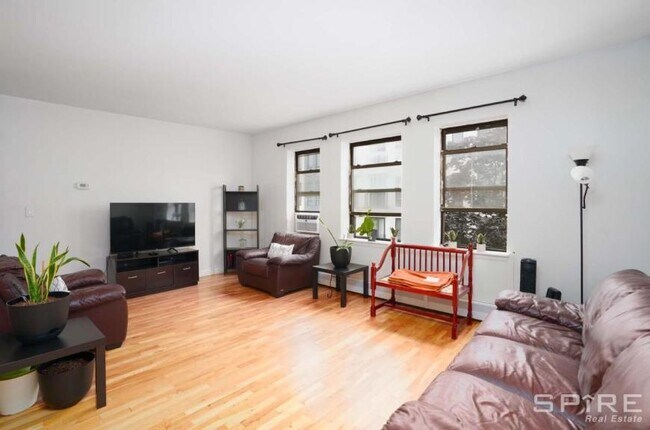 Building Photo - 3 bedroom in Brooklyn NY 11226