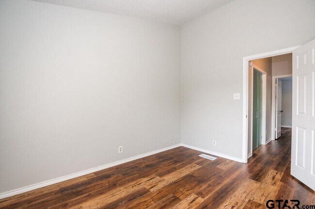 Building Photo - 5809 Hollytree-